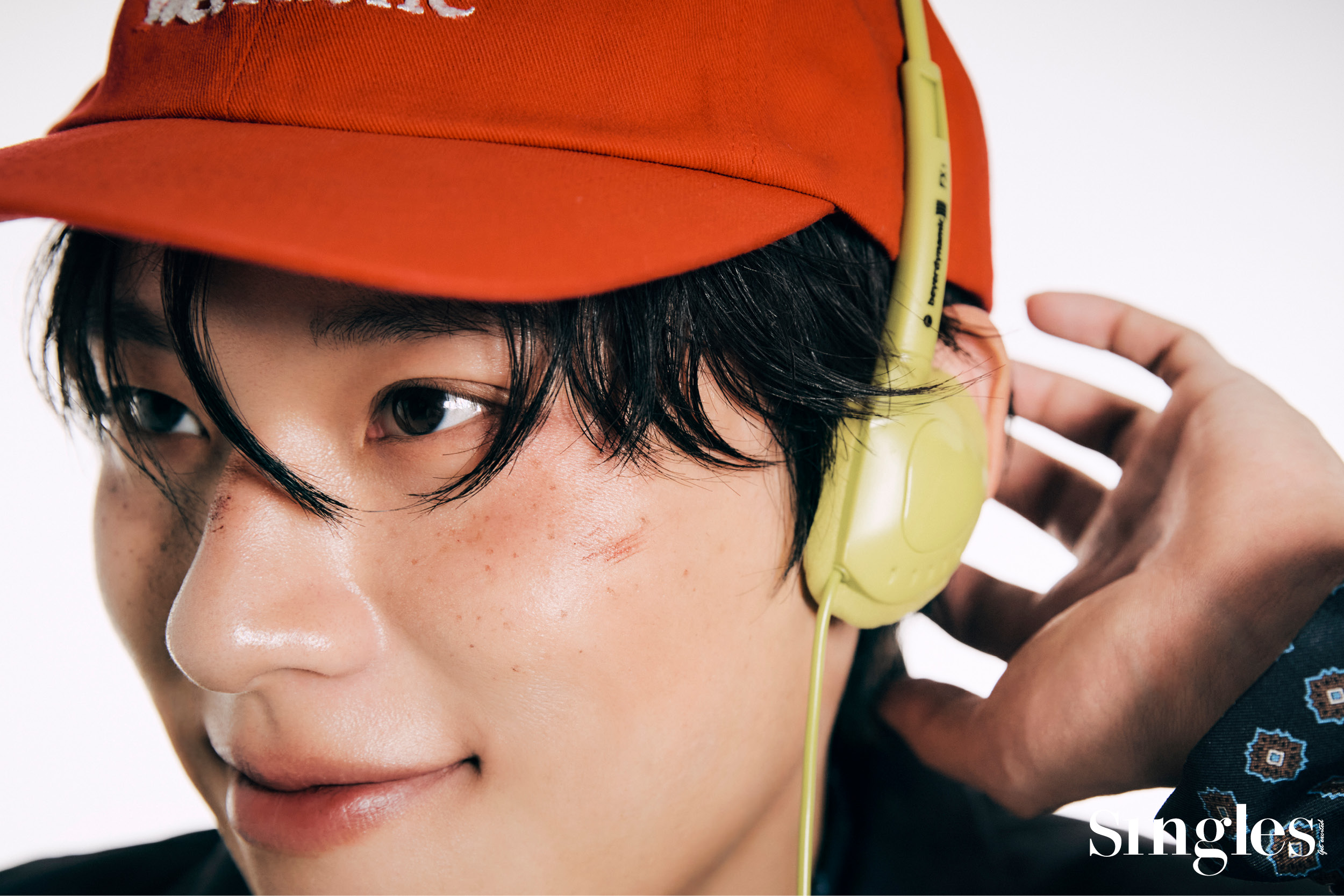 김성철의 싱글즈 화보. 노웨이아웃 김성철, 티라미수케이크 김성철, 김성철, 티라미수케이크,